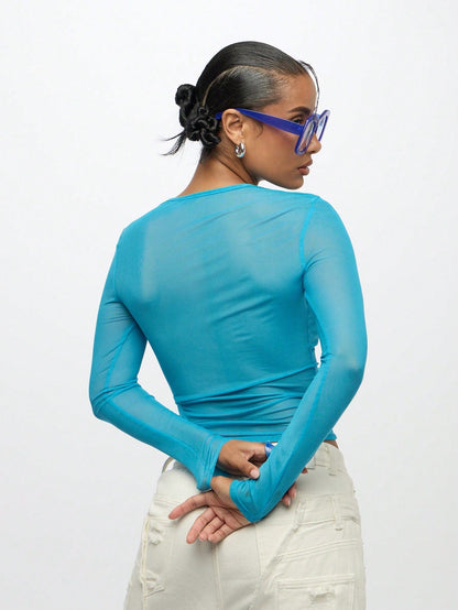 Camiseta Ajustada de Mangas Longas e Gola Redonda em Tela