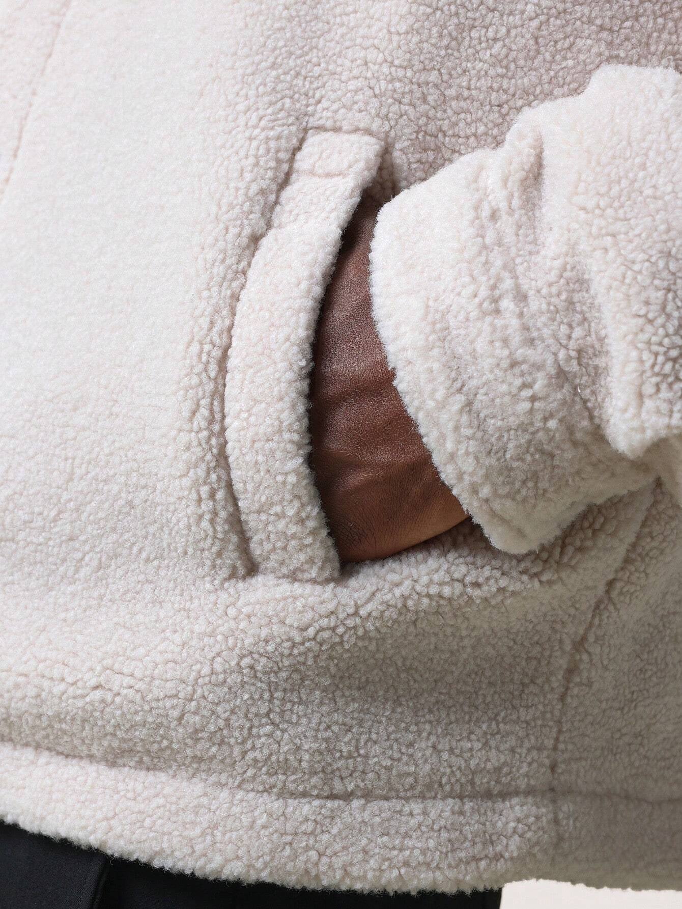 Jaqueta Caixa Abotoada em Tecido Borg