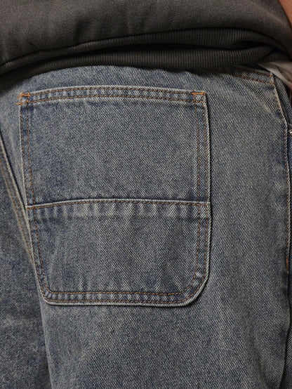 Calça Denim Solto com Aplicação Stars