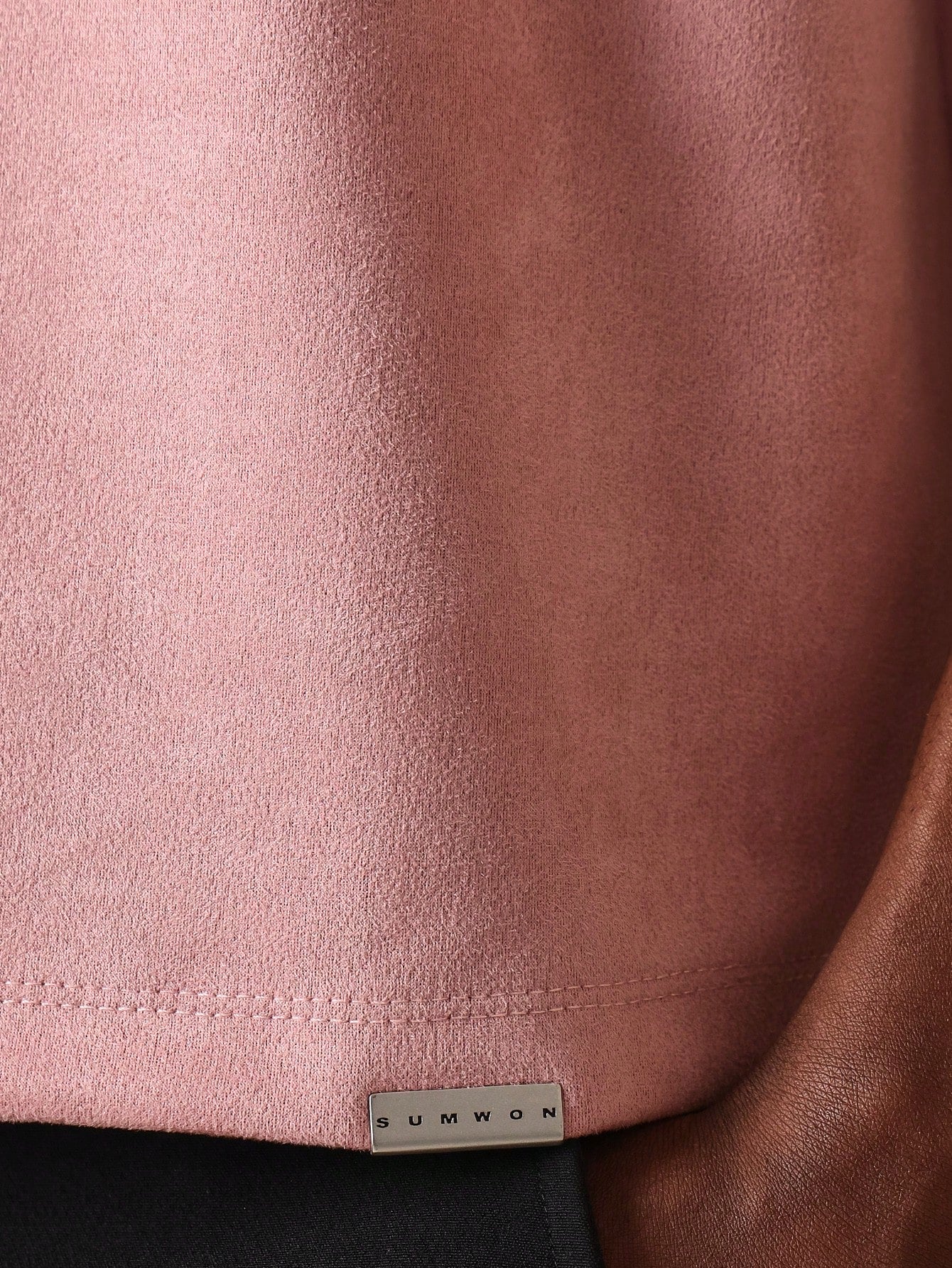 Camiseta em Camurça Bordado 9