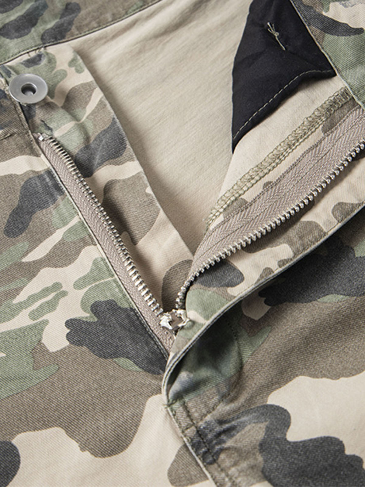 Shorts Camouflage Badge Cargo