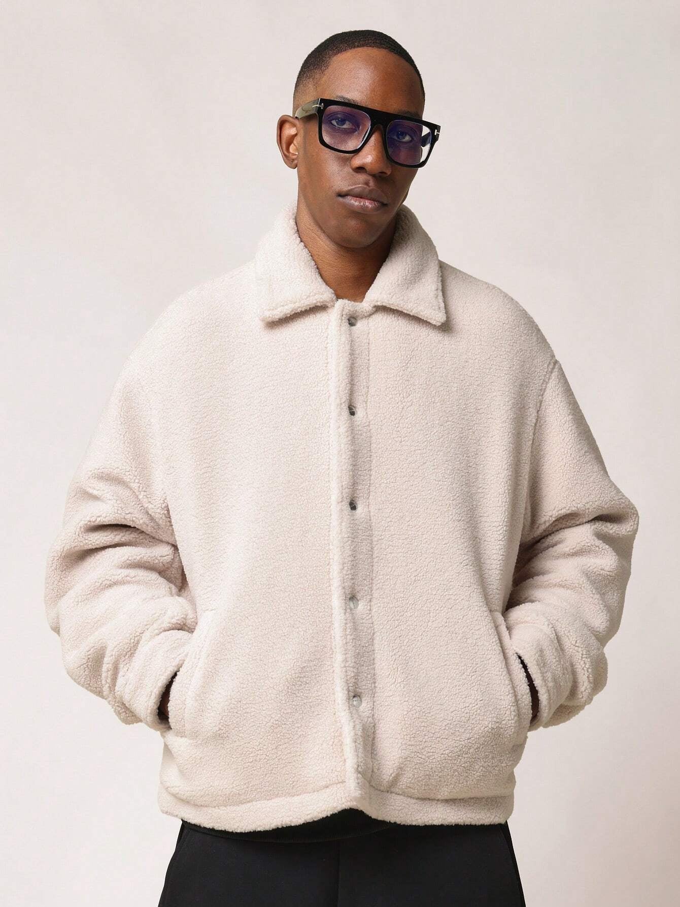 Jaqueta Caixa Abotoada em Tecido Borg