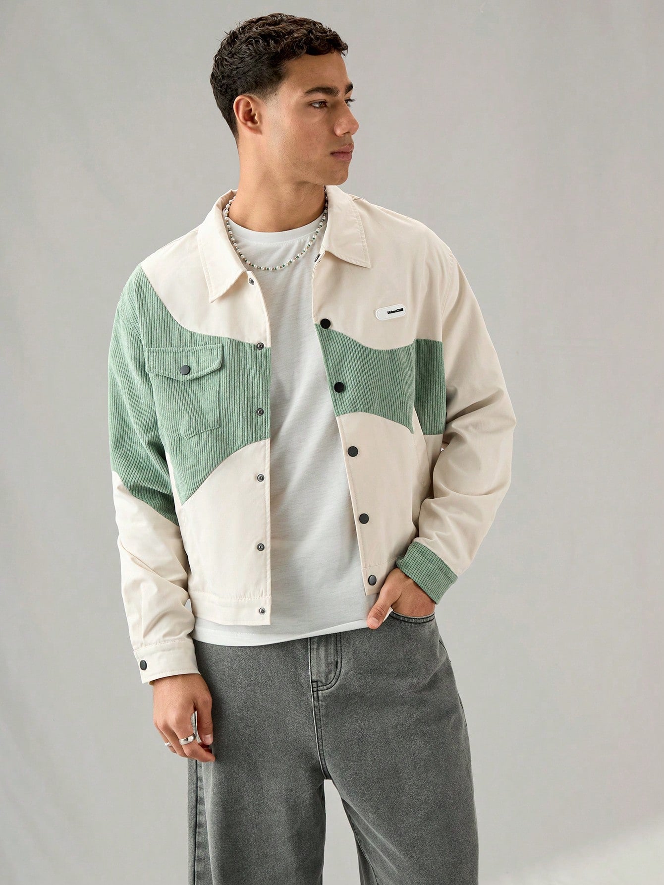 Jaqueta UrbanChill de Corte Folgado em Veludo Cotelê