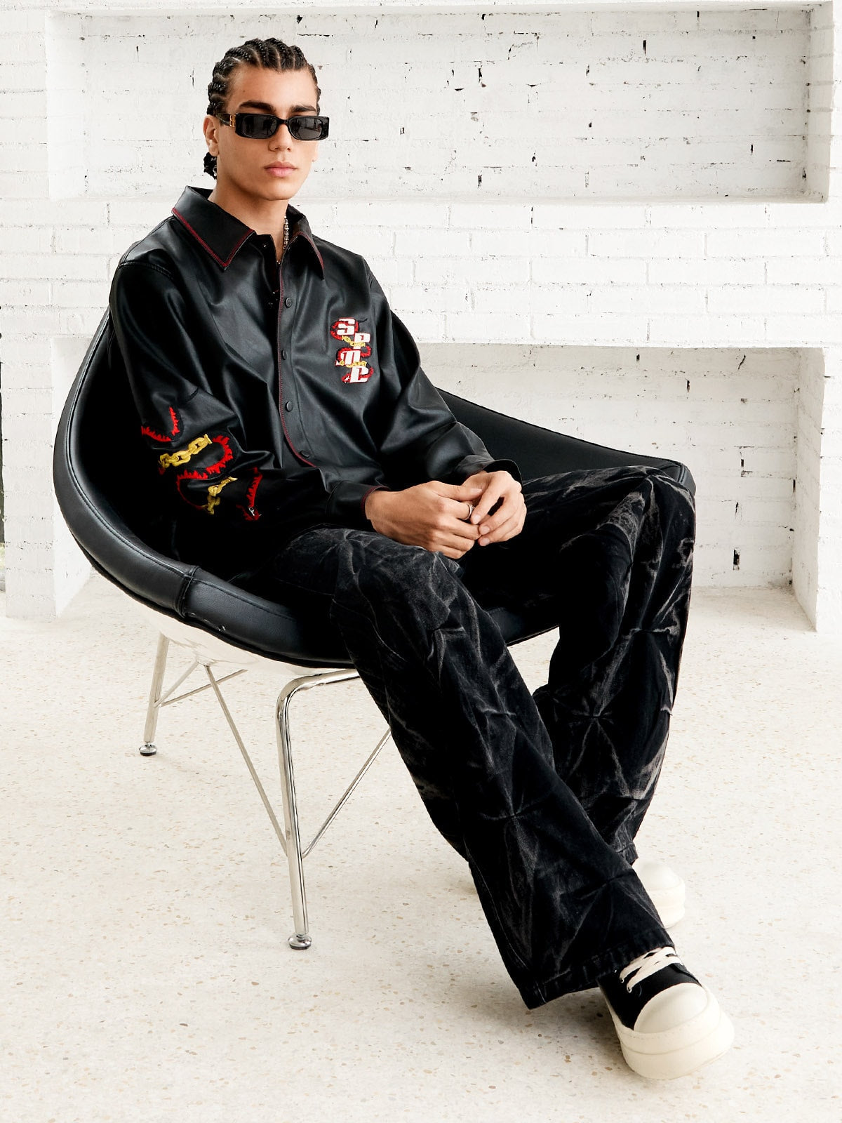 Heavy Washed Distressed Pleated Baggy Jeans - 2282