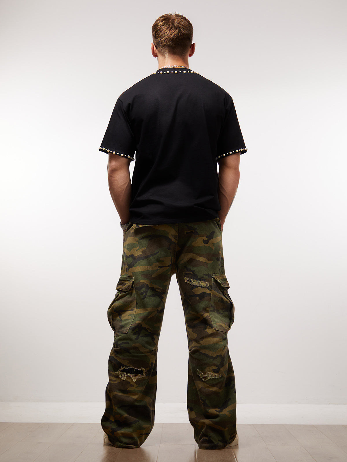 Camiseta Elegant Pearl-Embellished Oversized